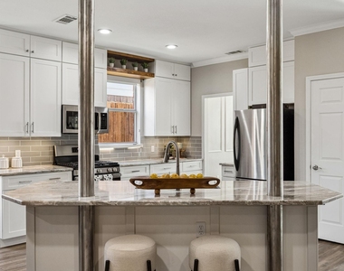 804 Summit Pointe - Photo Thumbnail 7