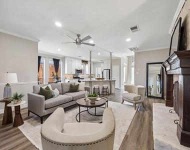 804 Summit Pointe - Photo Thumbnail 11