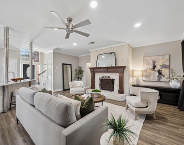 804 Summit Pointe - Photo Thumbnail 1