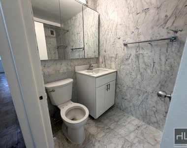 East 71st Street - Photo Thumbnail 2