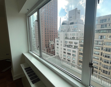 East 71st Street - Photo Thumbnail 8