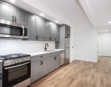 West 117th Street - Photo Thumbnail 1