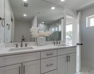 4701 San Jacinto Street - Photo Thumbnail 16
