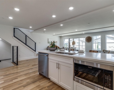 4701 San Jacinto Street - Photo Thumbnail 8
