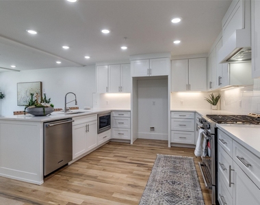 4701 San Jacinto Street - Photo Thumbnail 7