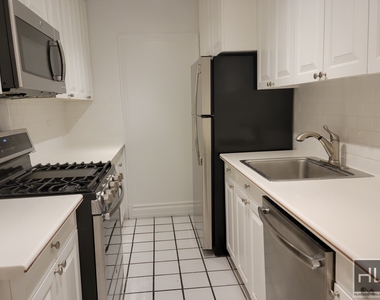 East 79 Street - Photo Thumbnail 1