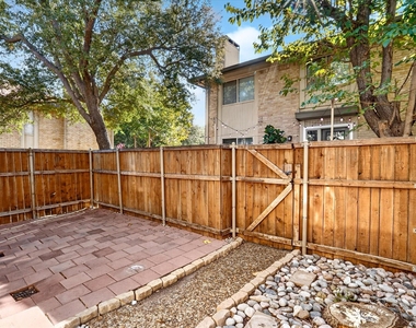 2612 Custer Parkway - Photo Thumbnail 12