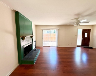2612 Custer Parkway - Photo Thumbnail 1