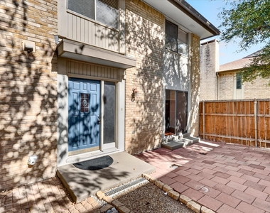 2612 Custer Parkway - Photo Thumbnail 11
