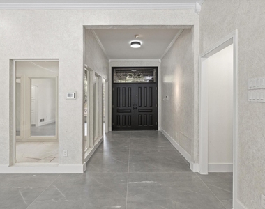 5602 Twin Brooks Drive - Photo Thumbnail 4