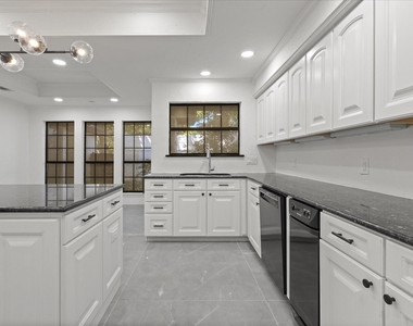5602 Twin Brooks Drive - Photo Thumbnail 10