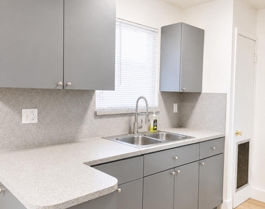 2738 Fillmore Street - Photo Thumbnail 2