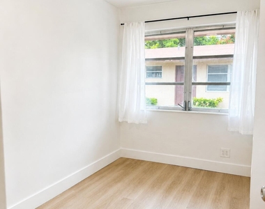 2738 Fillmore Street - Photo Thumbnail 6