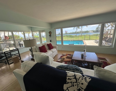 308 Inlet Way - Photo Thumbnail 10