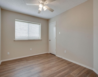 755 Burr Oak Drive - Photo Thumbnail 16