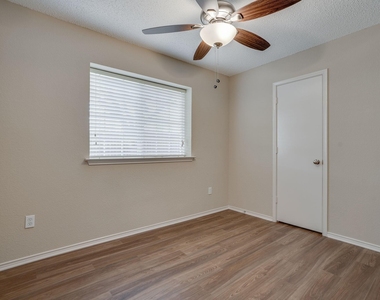 755 Burr Oak Drive - Photo Thumbnail 17