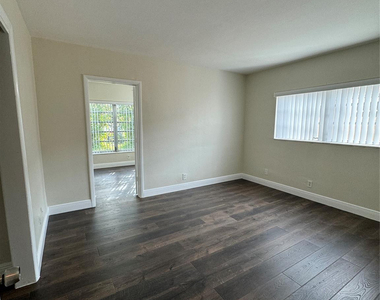 1060 Ne 23rd Terrace - Photo Thumbnail 15