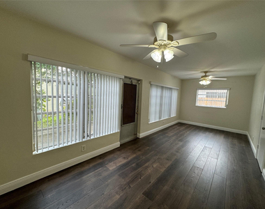 1060 Ne 23rd Terrace - Photo Thumbnail 22