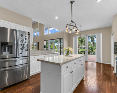 1333 Sw 175th Way - Photo Thumbnail 13