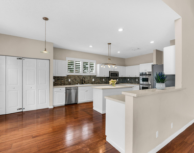 1333 Sw 175th Way - Photo Thumbnail 7