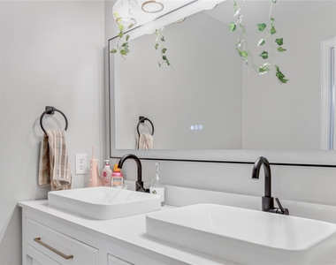 11515 Clayton Court - Photo Thumbnail 13