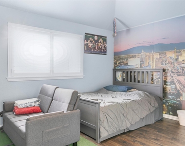 11515 Clayton Court - Photo Thumbnail 12