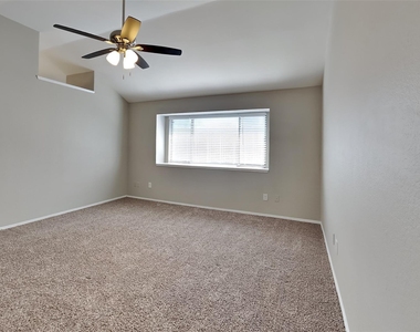 1804 Chatham Drive - Photo Thumbnail 7