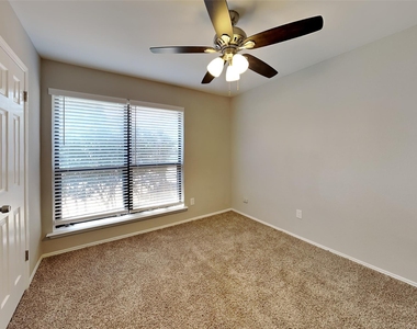 1804 Chatham Drive - Photo Thumbnail 10