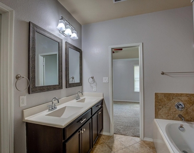14349 Mariposa Lily Lane - Photo Thumbnail 21