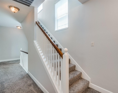 909 City Side Lane - Photo Thumbnail 22