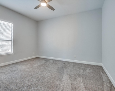 909 City Side Lane - Photo Thumbnail 21