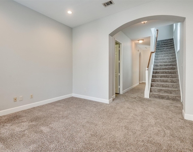 909 City Side Lane - Photo Thumbnail 17