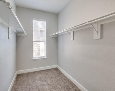 909 City Side Lane - Photo Thumbnail 18