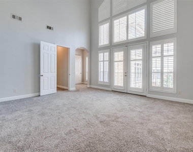 909 City Side Lane - Photo Thumbnail 9