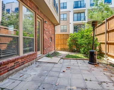 909 City Side Lane - Photo Thumbnail 25