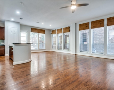 909 City Side Lane - Photo Thumbnail 5