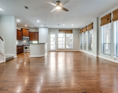 909 City Side Lane - Photo Thumbnail 4
