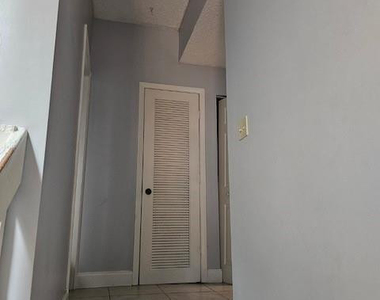 1827 Runners Way - Photo Thumbnail 7
