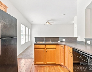 345 Doughton Lane - Photo Thumbnail 8