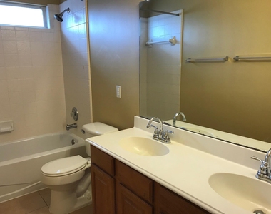 2605 Gull Lake Drive - Photo Thumbnail 14