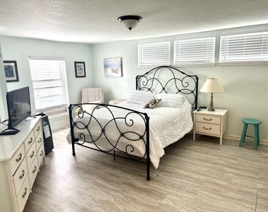 211 Orange Avenue - Photo Thumbnail 3