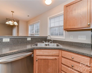 1002 Hannah Place - Photo Thumbnail 15