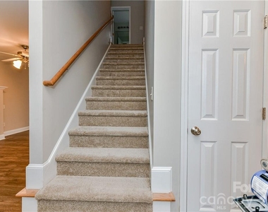 1002 Hannah Place - Photo Thumbnail 3