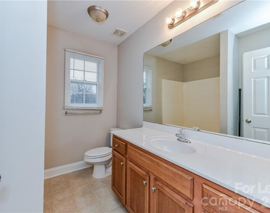 1002 Hannah Place - Photo Thumbnail 23