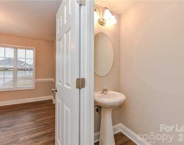 1002 Hannah Place - Photo Thumbnail 18