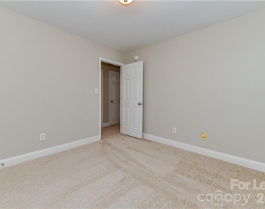 1002 Hannah Place - Photo Thumbnail 31