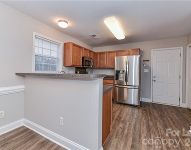 1002 Hannah Place - Photo Thumbnail 11