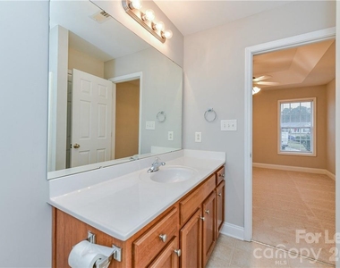 1002 Hannah Place - Photo Thumbnail 24