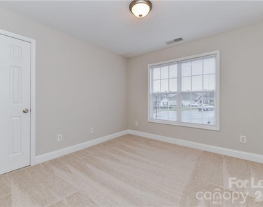1002 Hannah Place - Photo Thumbnail 27