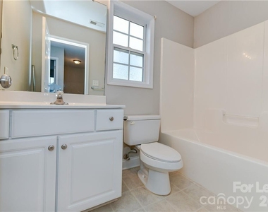 1002 Hannah Place - Photo Thumbnail 34